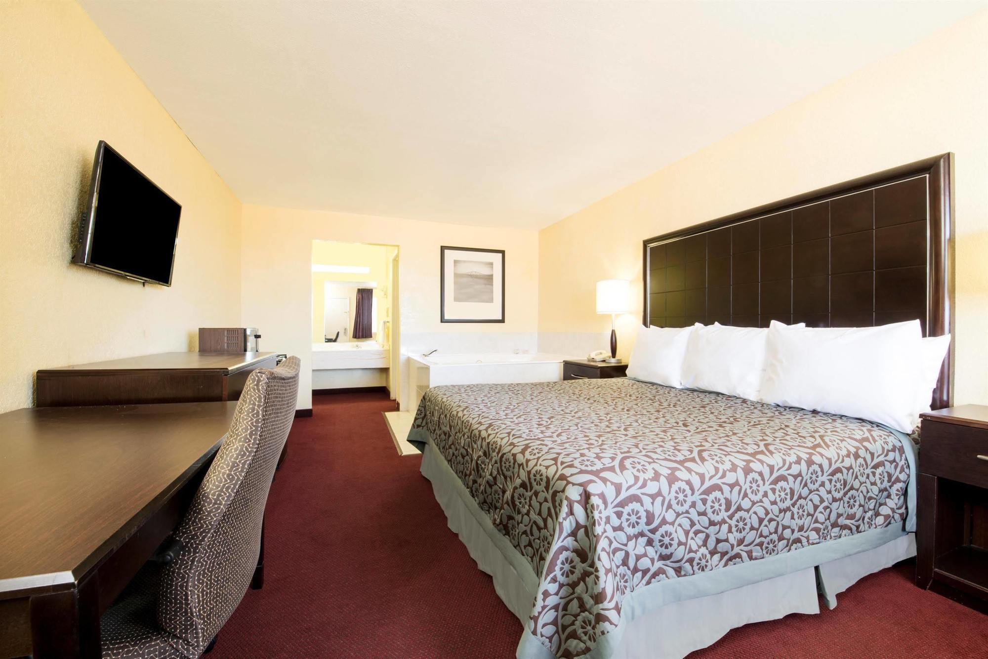 Days Inn By Wyndham Eastland Dış mekan fotoğraf