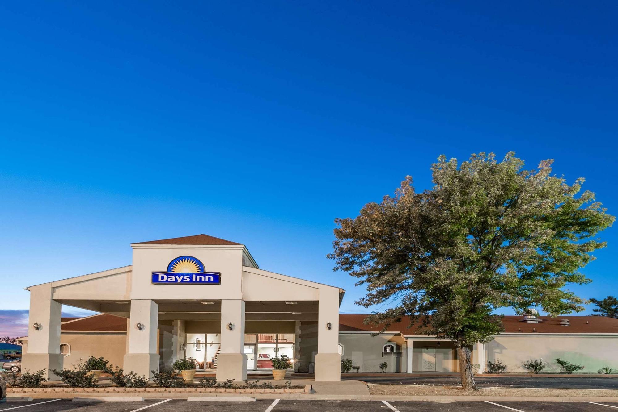 Days Inn By Wyndham Eastland Dış mekan fotoğraf