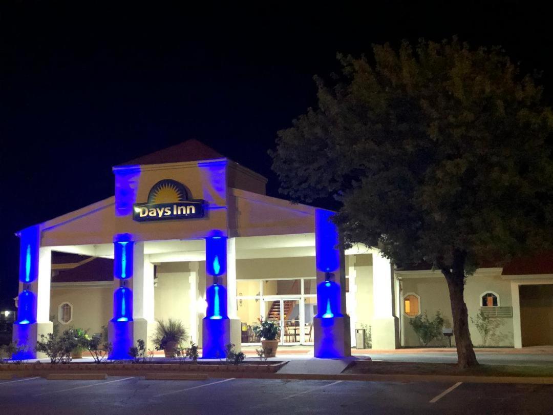Days Inn By Wyndham Eastland Dış mekan fotoğraf