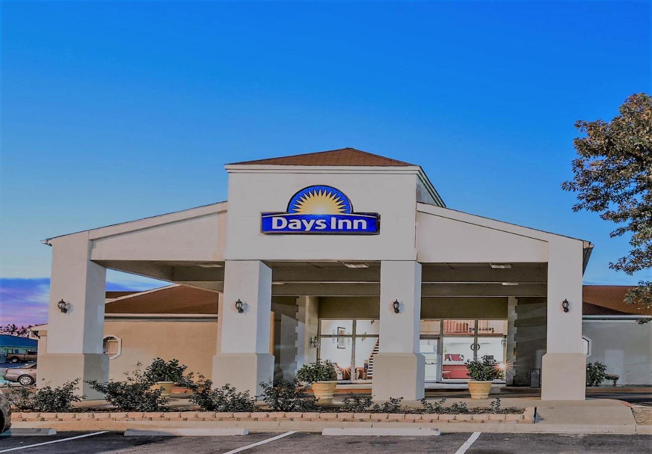 Days Inn By Wyndham Eastland Dış mekan fotoğraf